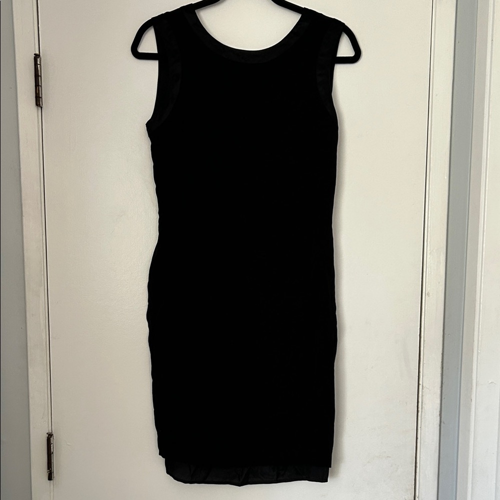 Courtenay Elegant Black Sleeveless Cocktail Holiday Party Dress Open Back Bow